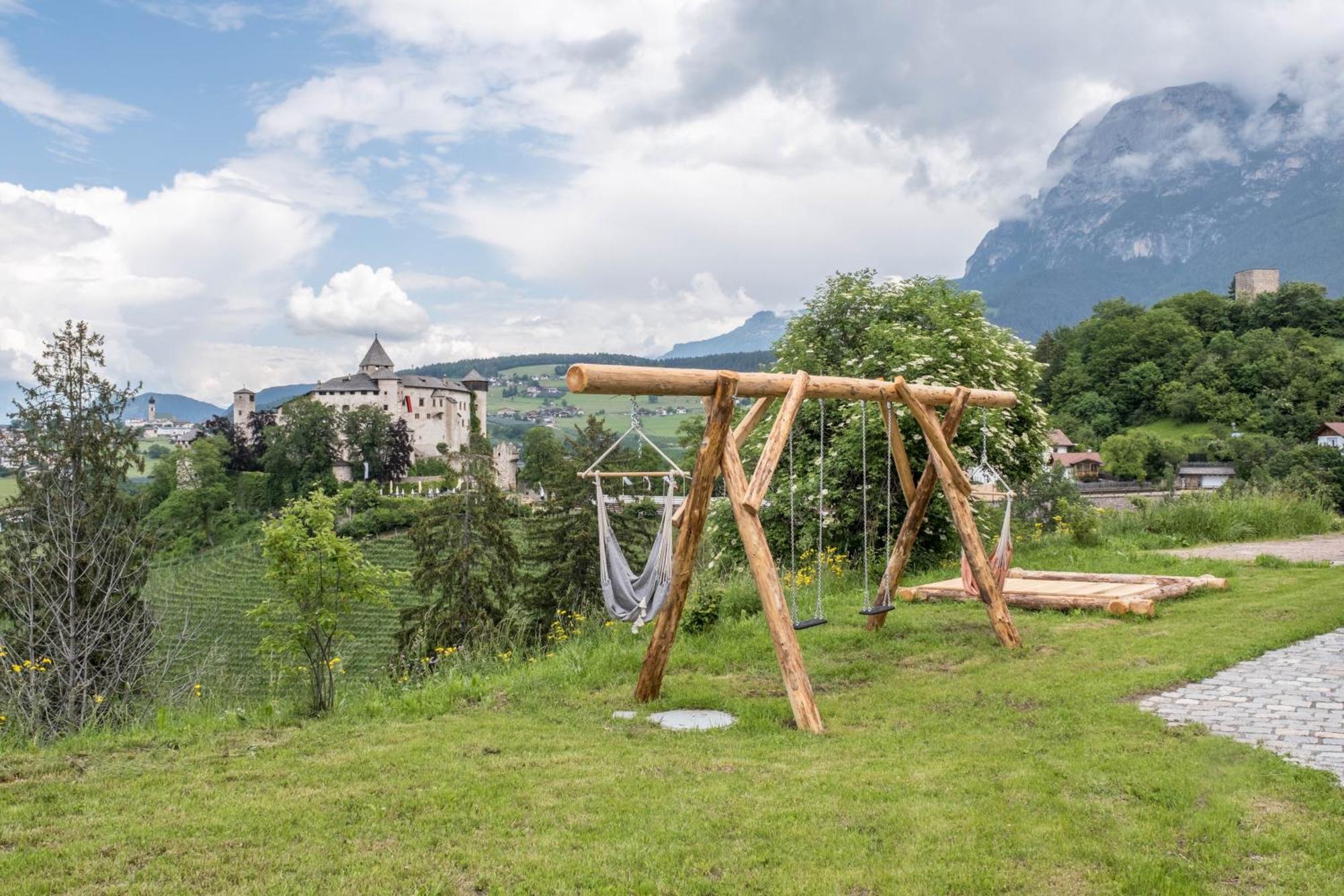 Haensel Und Gretel Schlosshof Umes Bagian luar foto